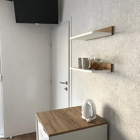 شقة Pansion Lenas